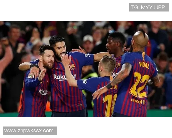 巴萨备战新赛季燃烧热血，全队齐心协力迎战挑战
