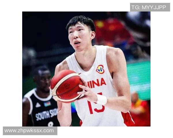 周琦在CBA比赛中表现抢眼,再次展现出个人实力和技术水平